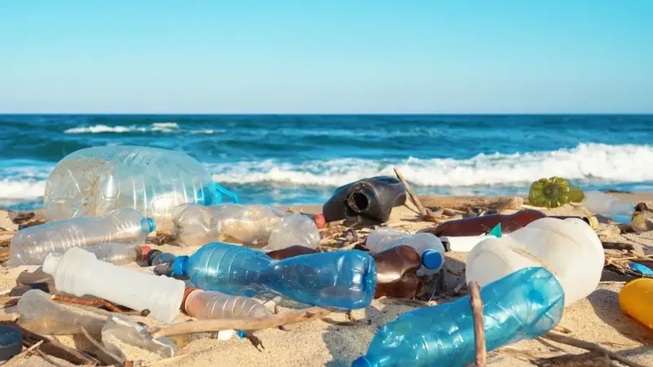 Güneş Işığıyla Plastikten temiz enerji