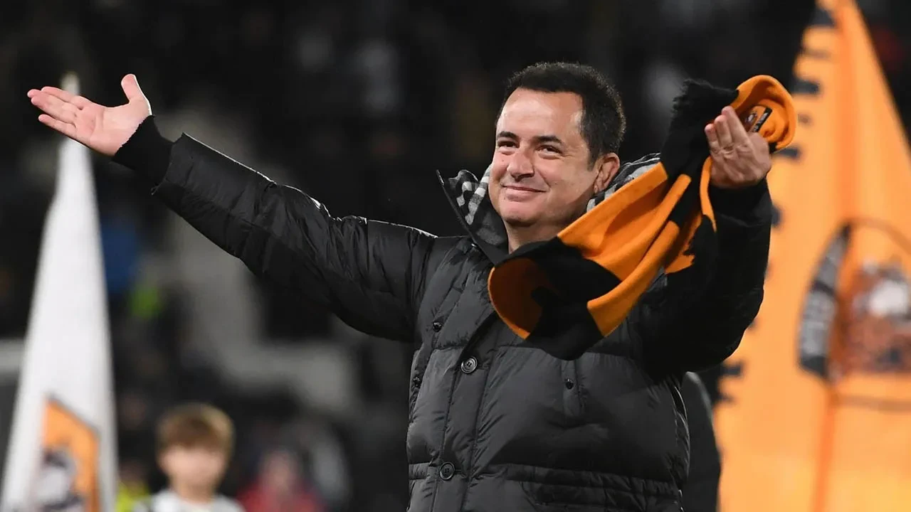 Acun Ilıcalı teknik adamla el sıkıştı! Takımın başına geçecek