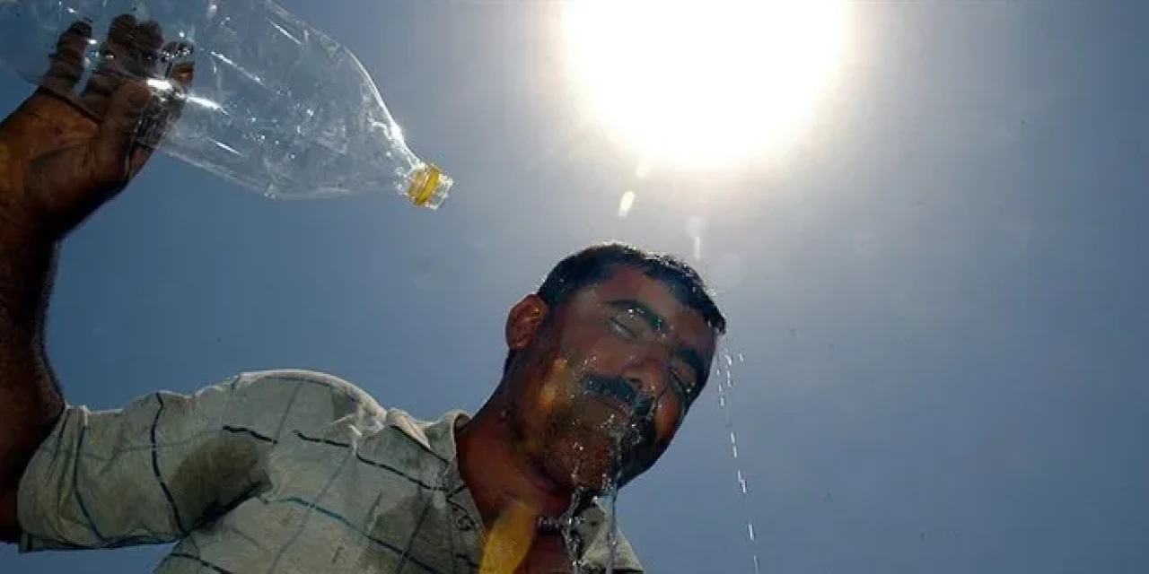 İstanbul'da hissedilen sıcaklık 45 dereceyi bulacak! AKOM'dan kritik uyarı