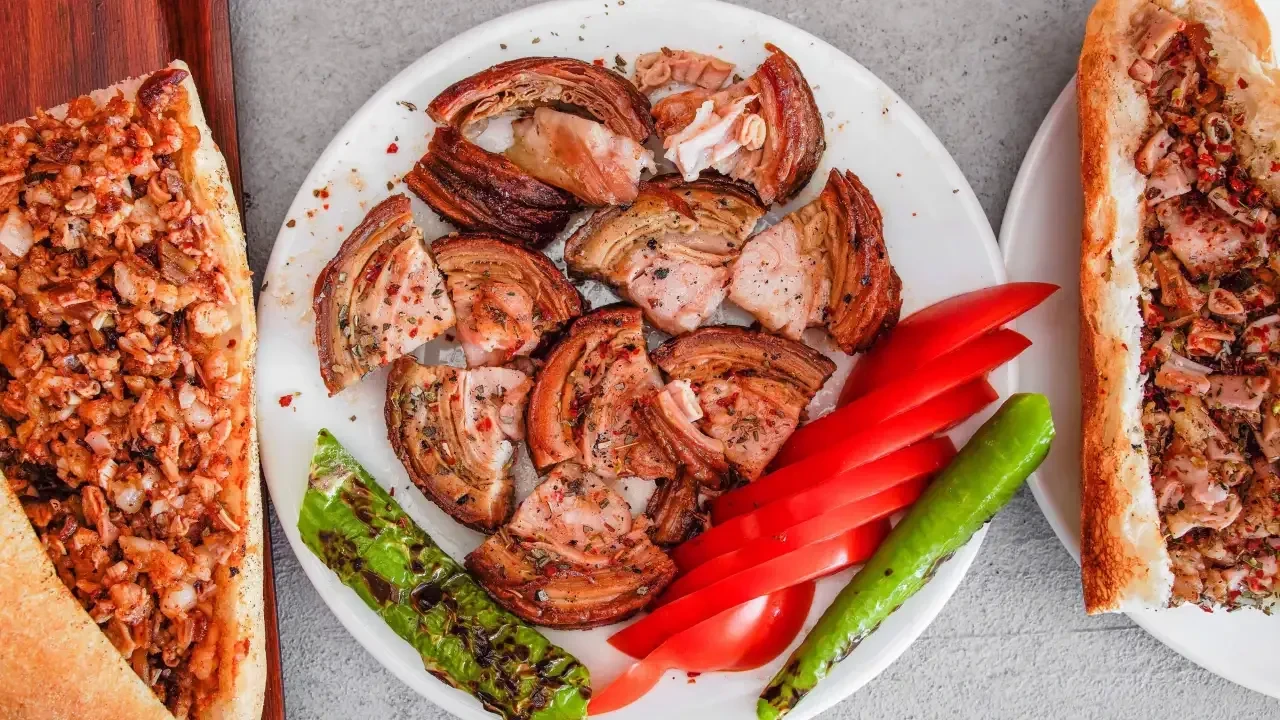 Kokoreç ustaları isyan etti! Vatandaşa bunu yediriyorlar: "Ameliyat..."