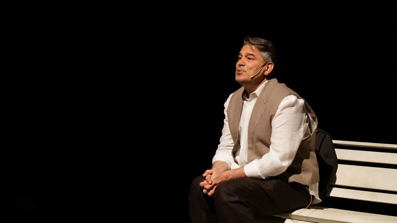 Tiyatroda Edebiyat Rüzgârı: “Hayatı Hikâye Olan Adam Sait Faik” Yaz Turnesinde!