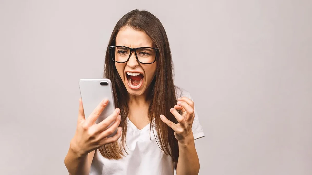 Bu telefonu kullananlara kötü haber! Güncellemeyle başlayan kabus büyüyor