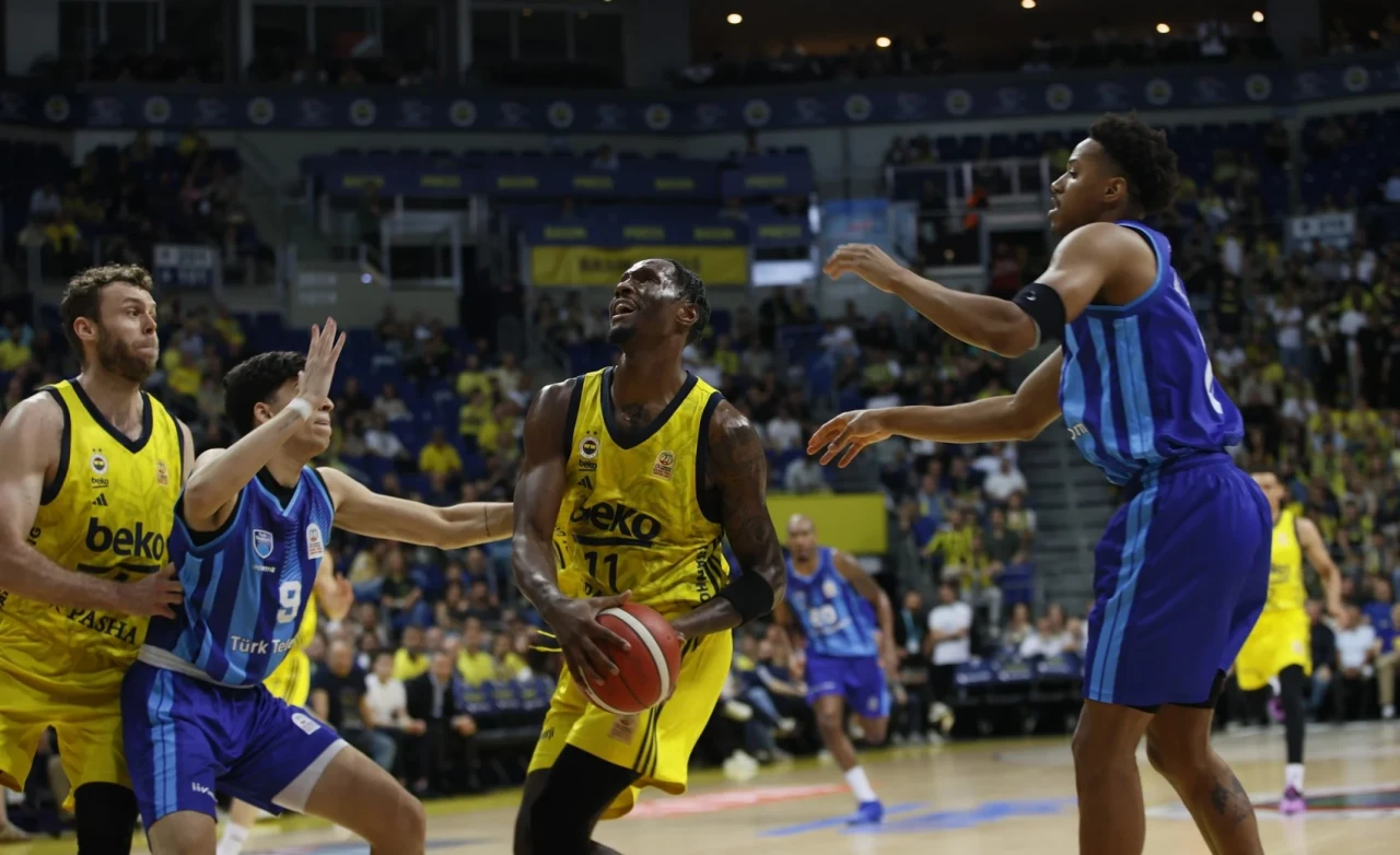 Fenerbahçe Beko yarı finalde! Türk Telekom'u 101-94 mağlup etti