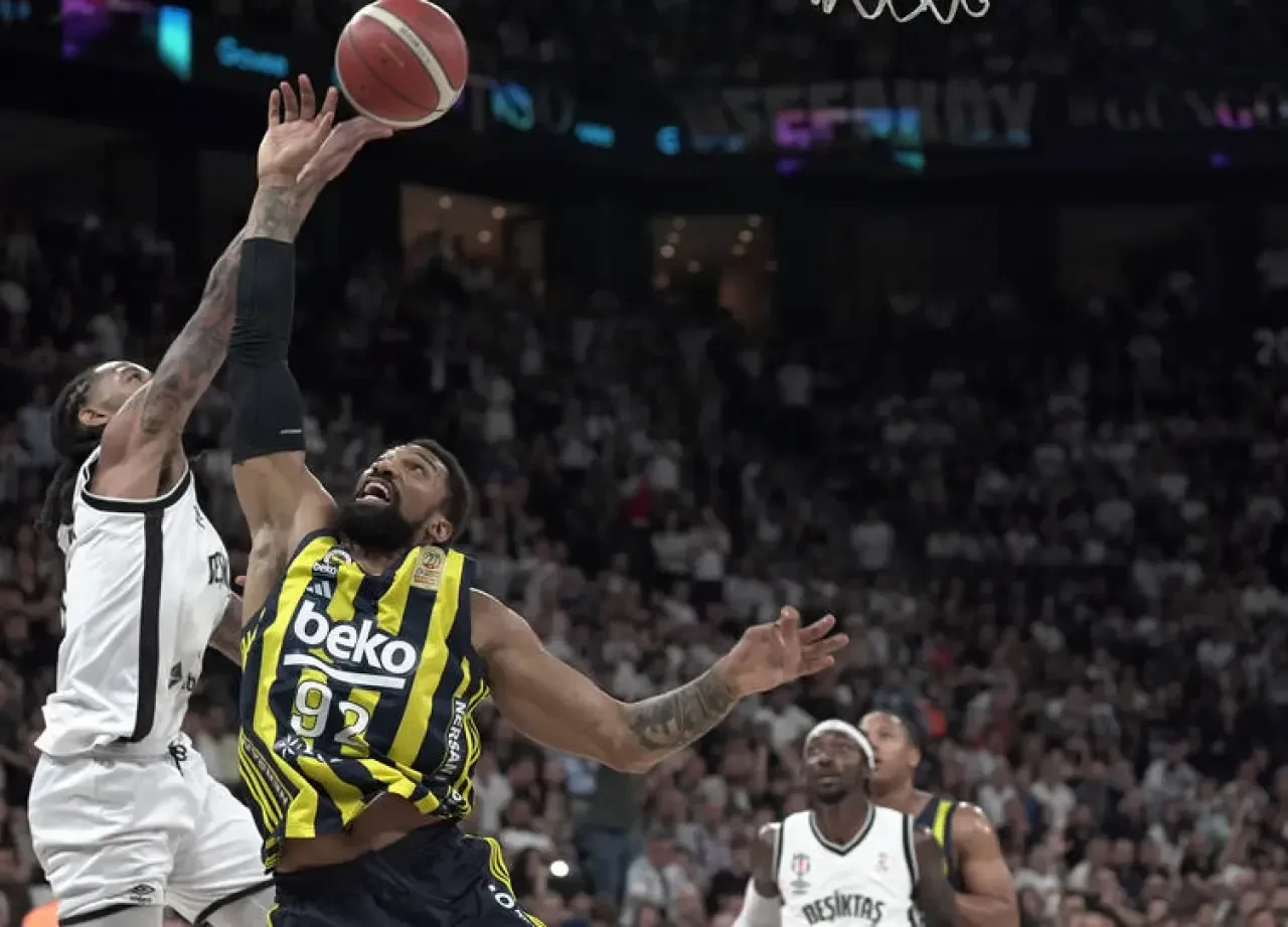 Final Serisinde Eşi Benzeri Görülmemiş Mücadele: Fenerbahçe Beko Şampiyonluğa Yaklaşıyor
