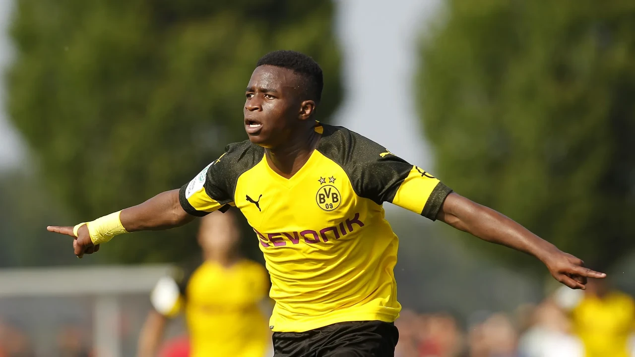 Moukoko’dan sürpriz transfer: Dortmund’dan Kopenhag’a