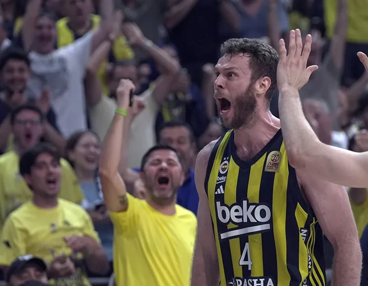 Şampiyon Fenerbahçe Beko! Zafer Tribünleri Ayağa Kaldırdı