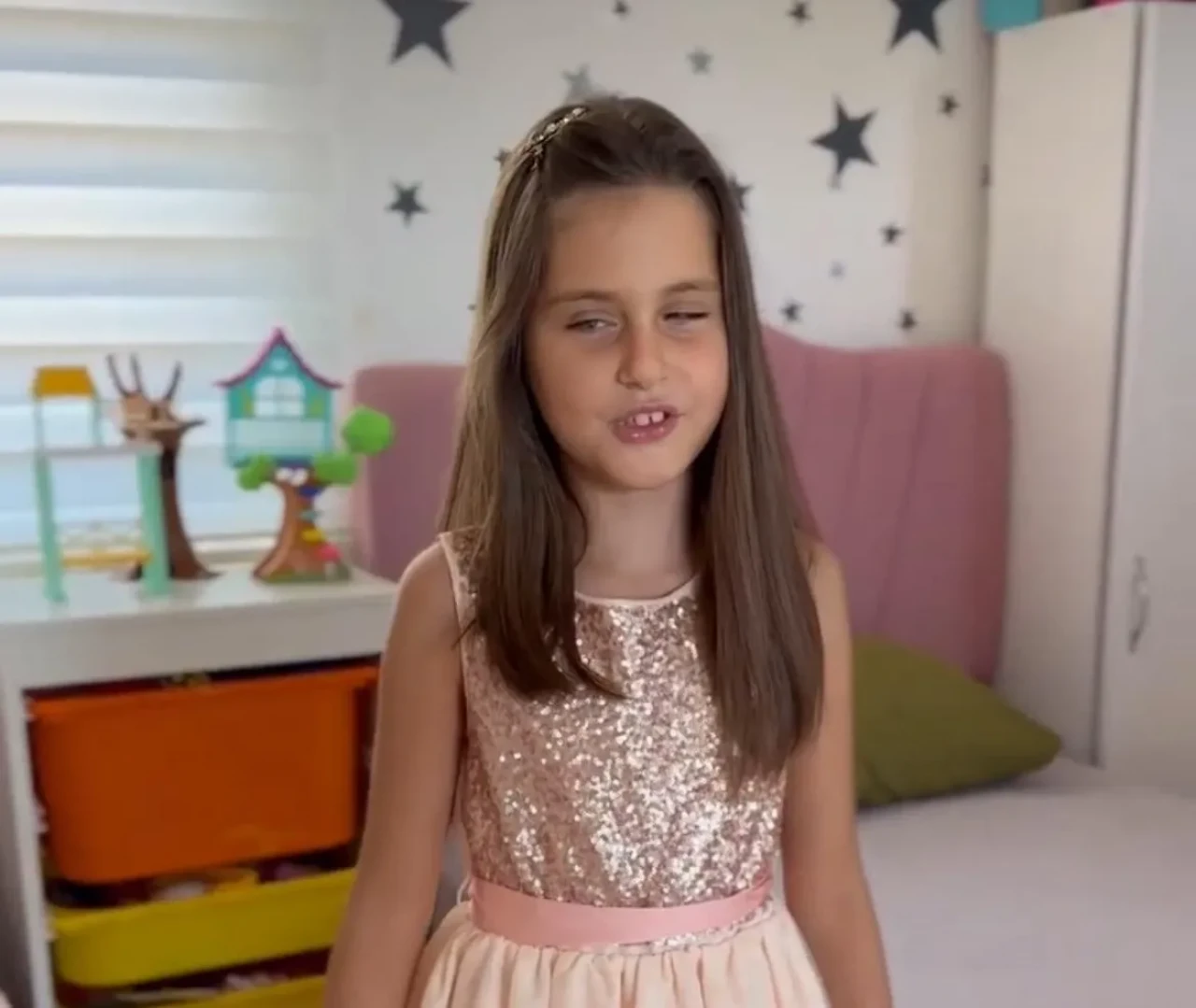 Gözleriyle değil kalbiyle görebilen bir sanatçı: İpek Nisa Göker kimdir?