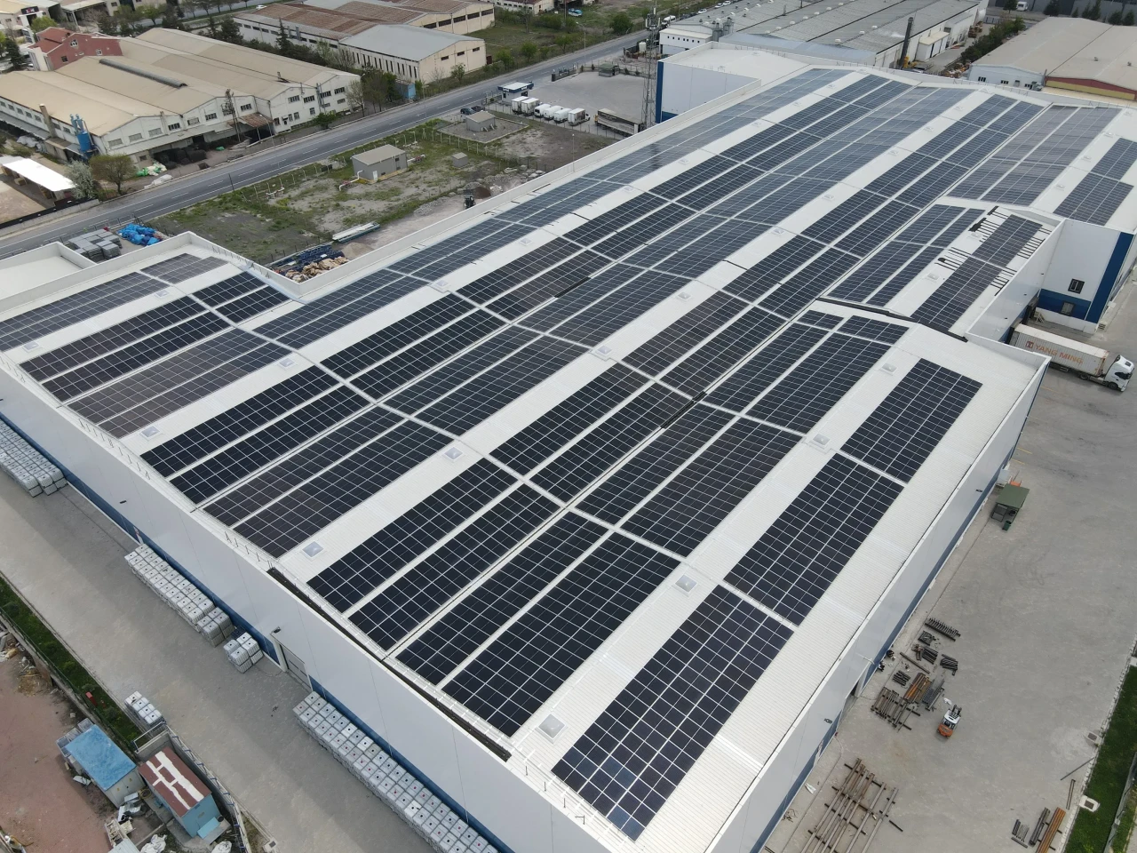 Yataş’tan Dev GES Hamlesi: 4 Milyon Dolarlık Yatırımla Temiz Enerji Seferberliği!