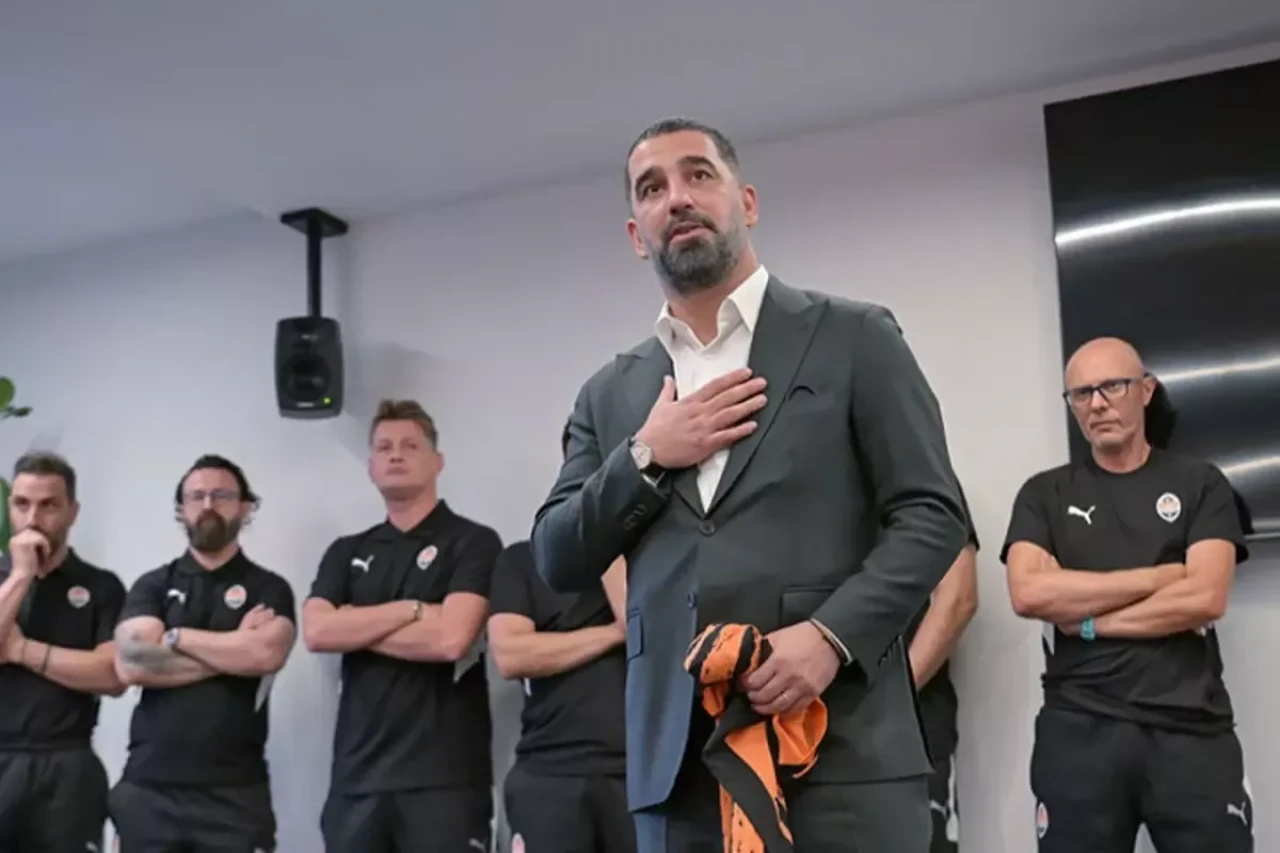 Arda Turan yeni takımında kırmızı çizgisini açıkladı! Ezeli rakibi kızdıracak sözler