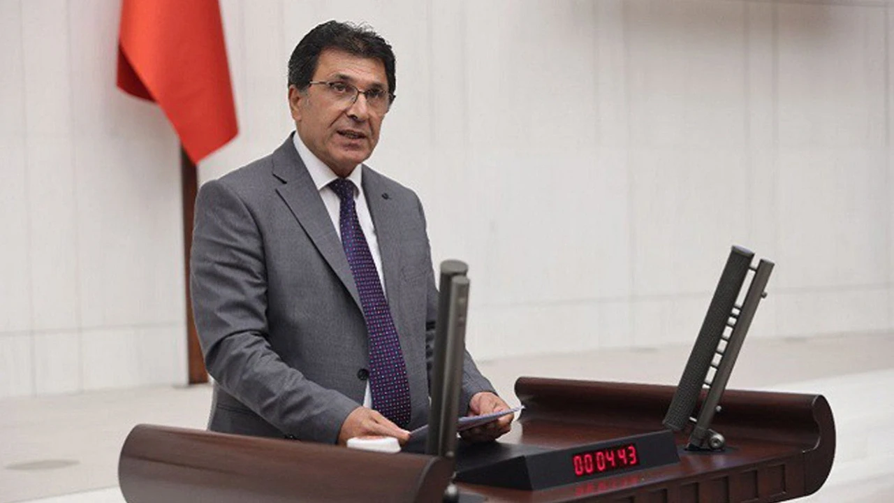 Kayseri Yolunda Kaza! DEM Partili Vekil Hastaneye Kaldırıldı