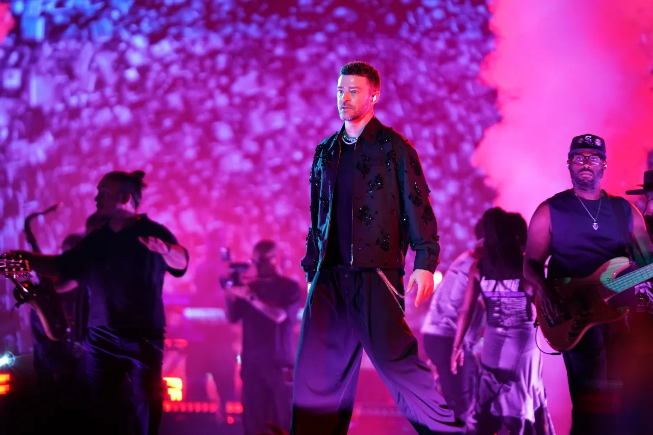 Justin Timberlake 11 yıl sonra İstanbul’da büyüledi