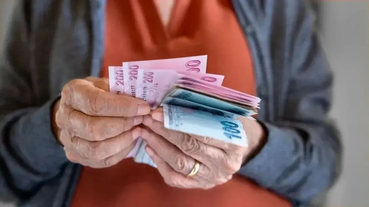 En düşük emekli maaşına düzenleme olacak mı?