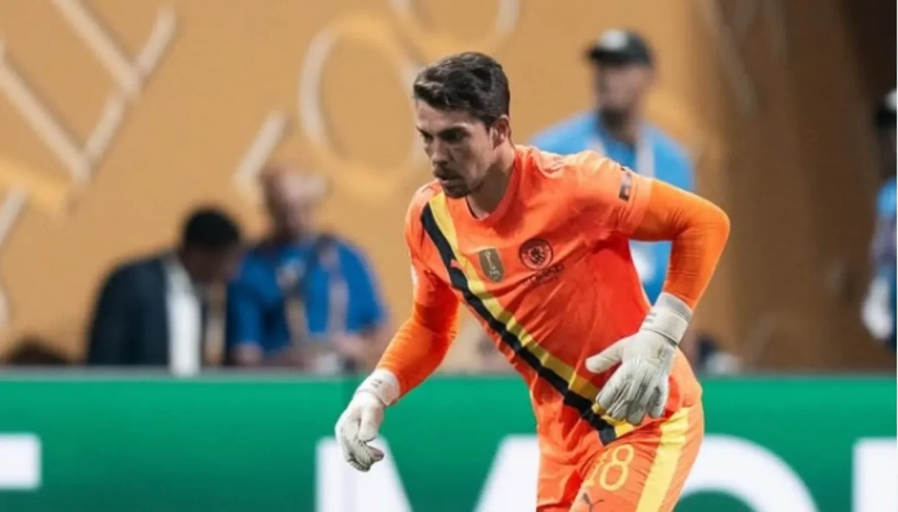 Fenerbahçe’ye kalede takviye sinyali!