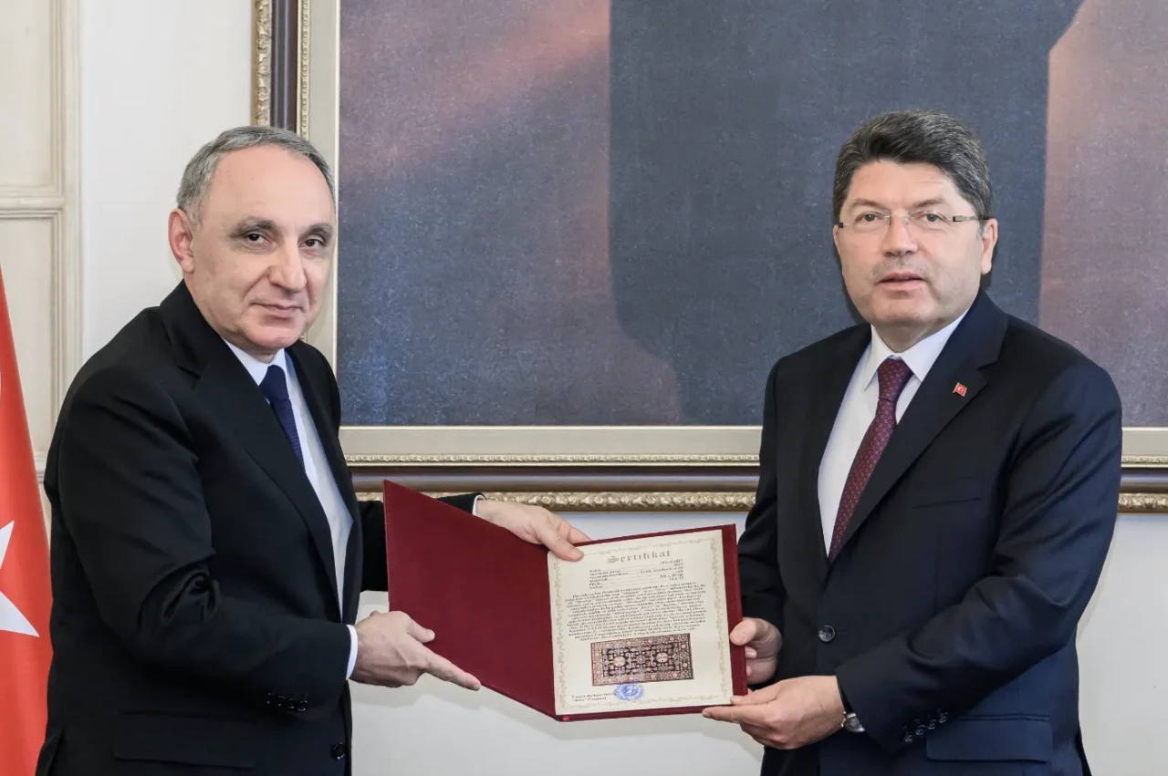 Bakan Tunç Azerbaycan Başsavcısı Aliyev ile bir araya geldi