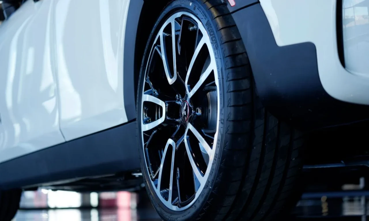 Sıcakta küçük bir hata lastiğin patlamasına yol açabilir! Çoğu sürücü ihmal ediyor