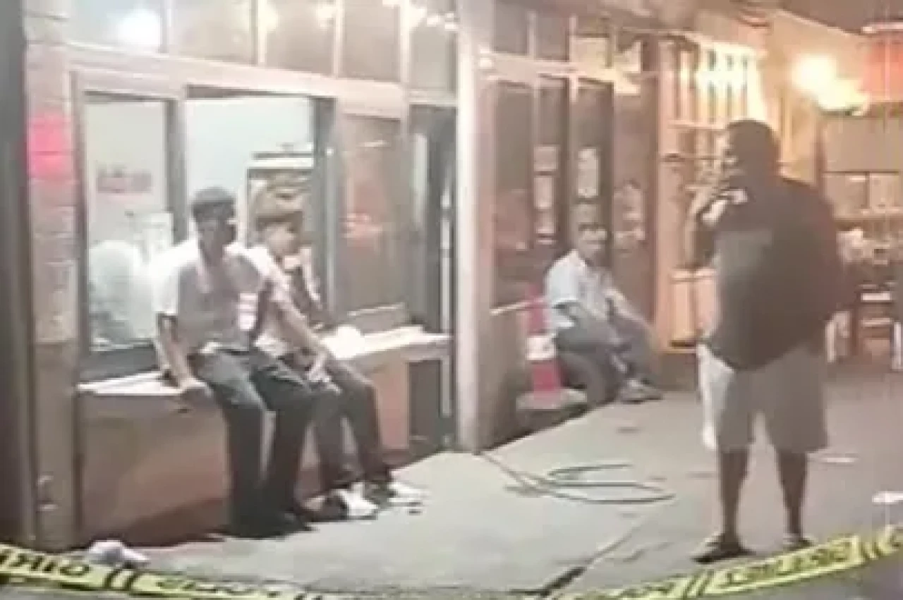 Adana’da Gündüz Vakti Bıçaklı Saldırı: Polis Failin Peşinde