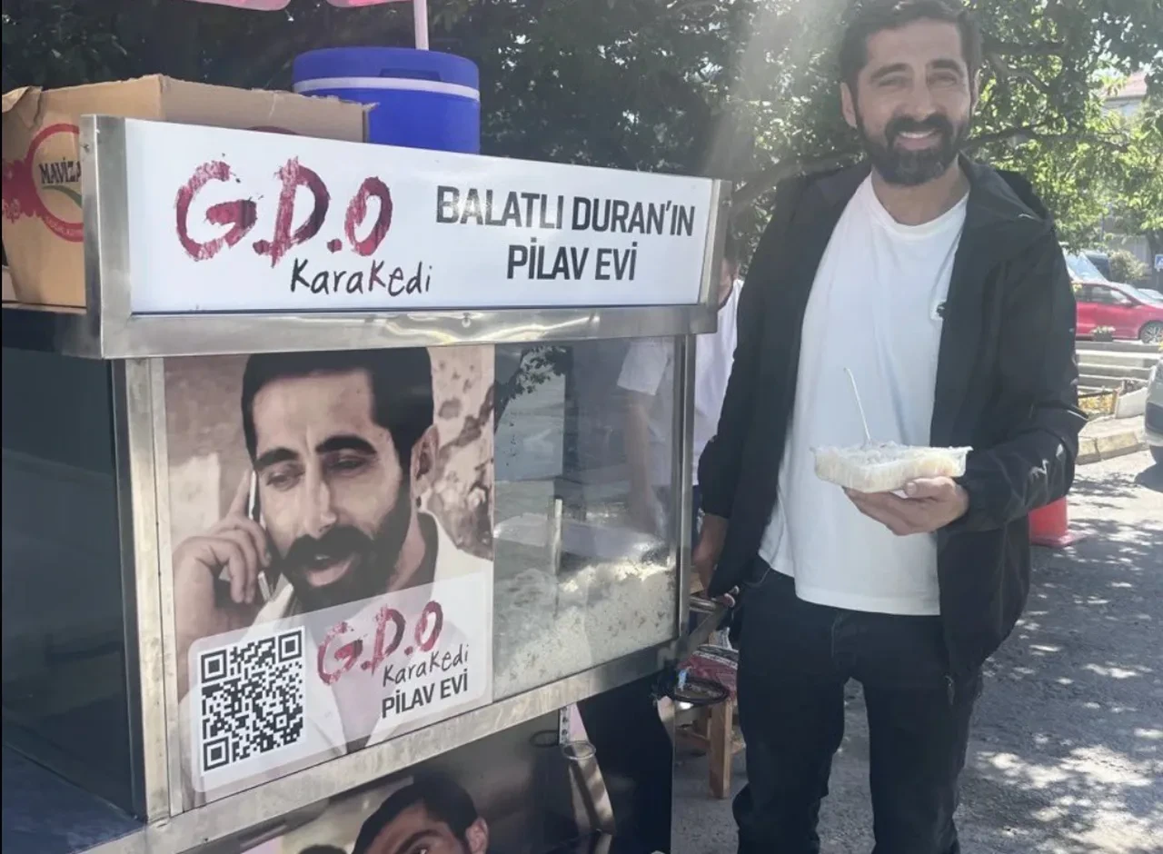 Kolpaçino’nun efsane ismi şimdi sokakta! Pilav arabasıyla hayat mücadelesi