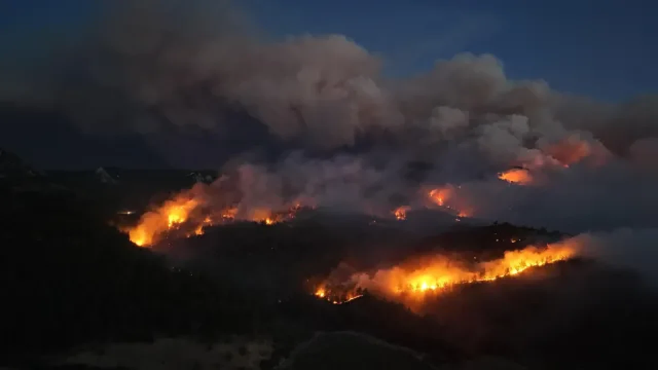 Sakarya’da başlayan yangın Bilecik’e sıçradı: 6 köy boşaltıldı!