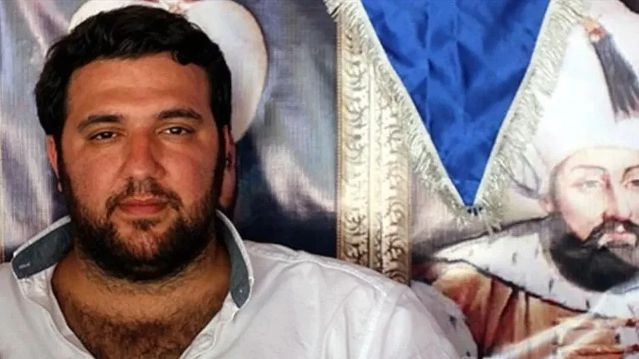 Abdülhamid Kayıhan Osmanoğlu Kimdir Dedesi ve Babası Kim? İşte Osmanlı Hanedanının Türkiye’de Doğan İlk Üyesi