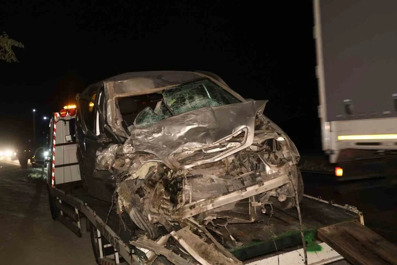 Avanos'ta Minibüs ile Otomobil Çarpıştı: 2’si Ağır 5 Yaralı