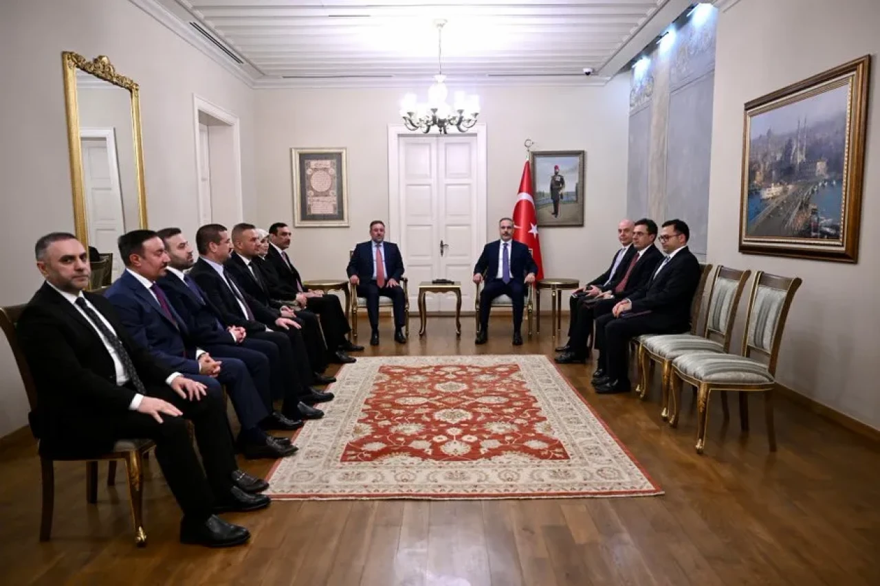 Bakan Fidan Irak Egemenlik İttifakı Lideri Hançer’i ile görüştü