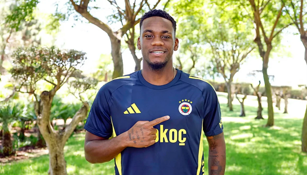 Jhon Duran: “Fenerbahçe’de olduğum için çok mutluyum”