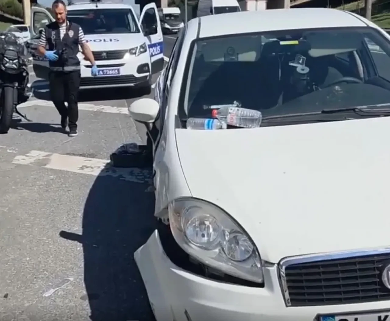 İstanbul TEM'de ölümcül kaza: Motosiklet sürücüsü olay yerinde can verdi