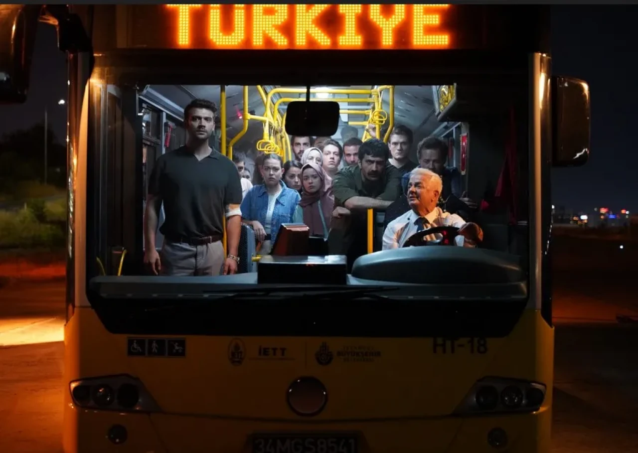 Bir otobüs, bir gece ve bir karar: TRT’nin yeni filmi “Son Sefer” neyi anlatıyor?