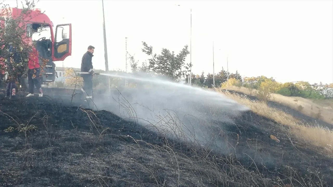 Seyir halindeyken alev aldı: Kamyonet kül oldu!