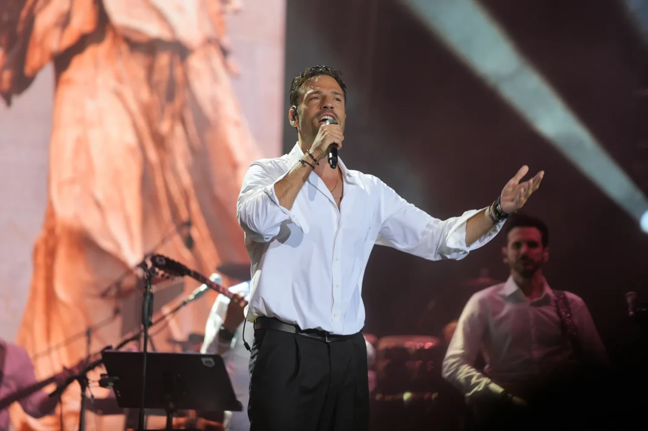 Yunan yıldız Konstantinos Argiros, ilk kez İstanbul’da sahne aldı