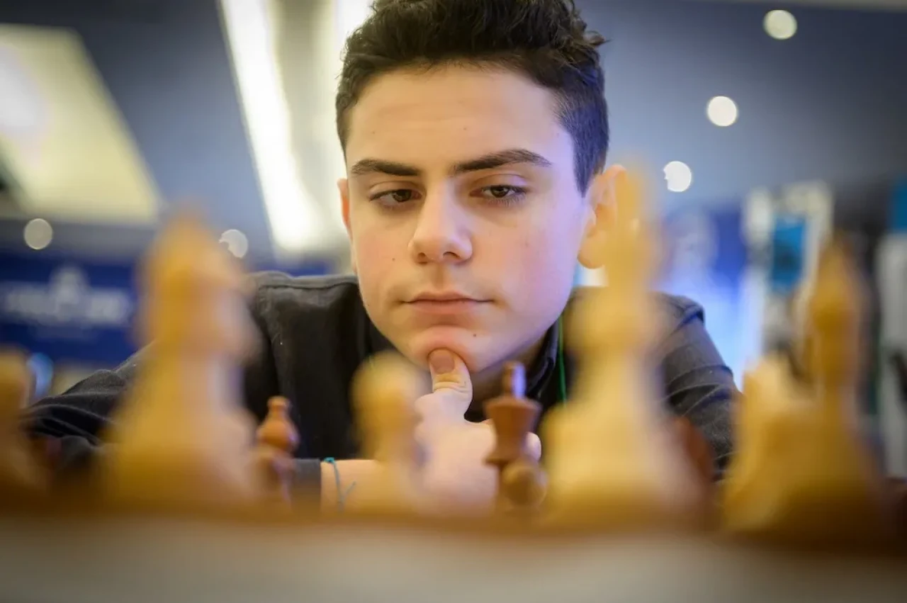 Türk Satranç Tarihinde Yeni Sayfa: Bayegan’dan Ediz Gürel Hamlesi!