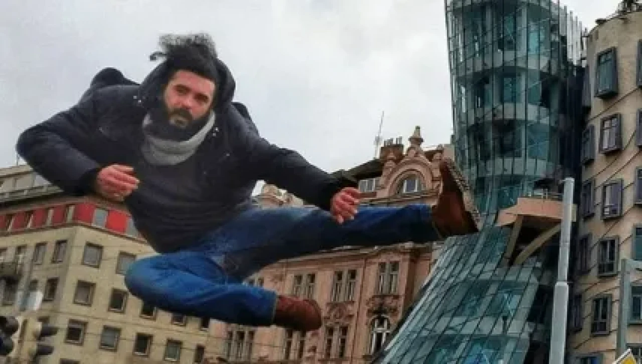 Yırtık Pantolon Oğuzhan Tıraş Kimdir, Kaç Yaşında, Kaç Ülke Gezdi? Bir İçerik Üreticisi ve Gezginin Hayatı