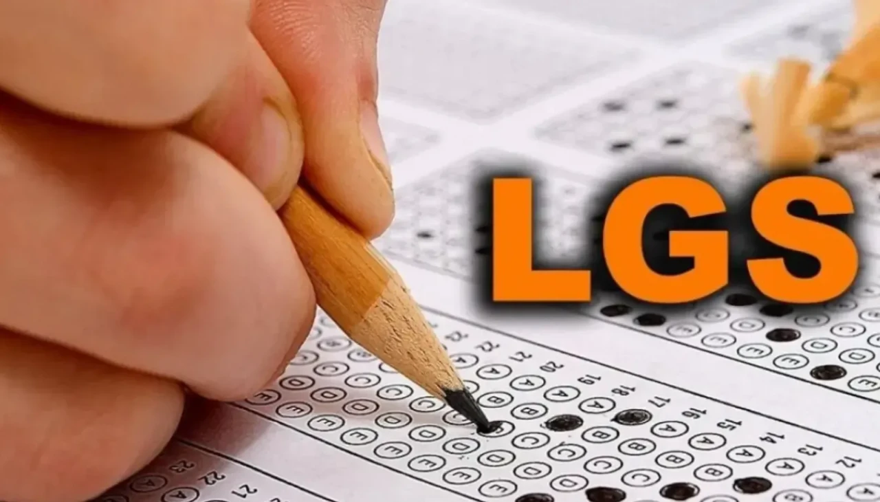 LGS sonuç günü: Hangi liseye yerleştim sorusu yanıt buluyor