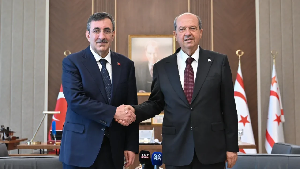 KKTC lideri Tatar’dan Rum tarafına net mesaj: “Eşitlik yoksa müzakere de yok”