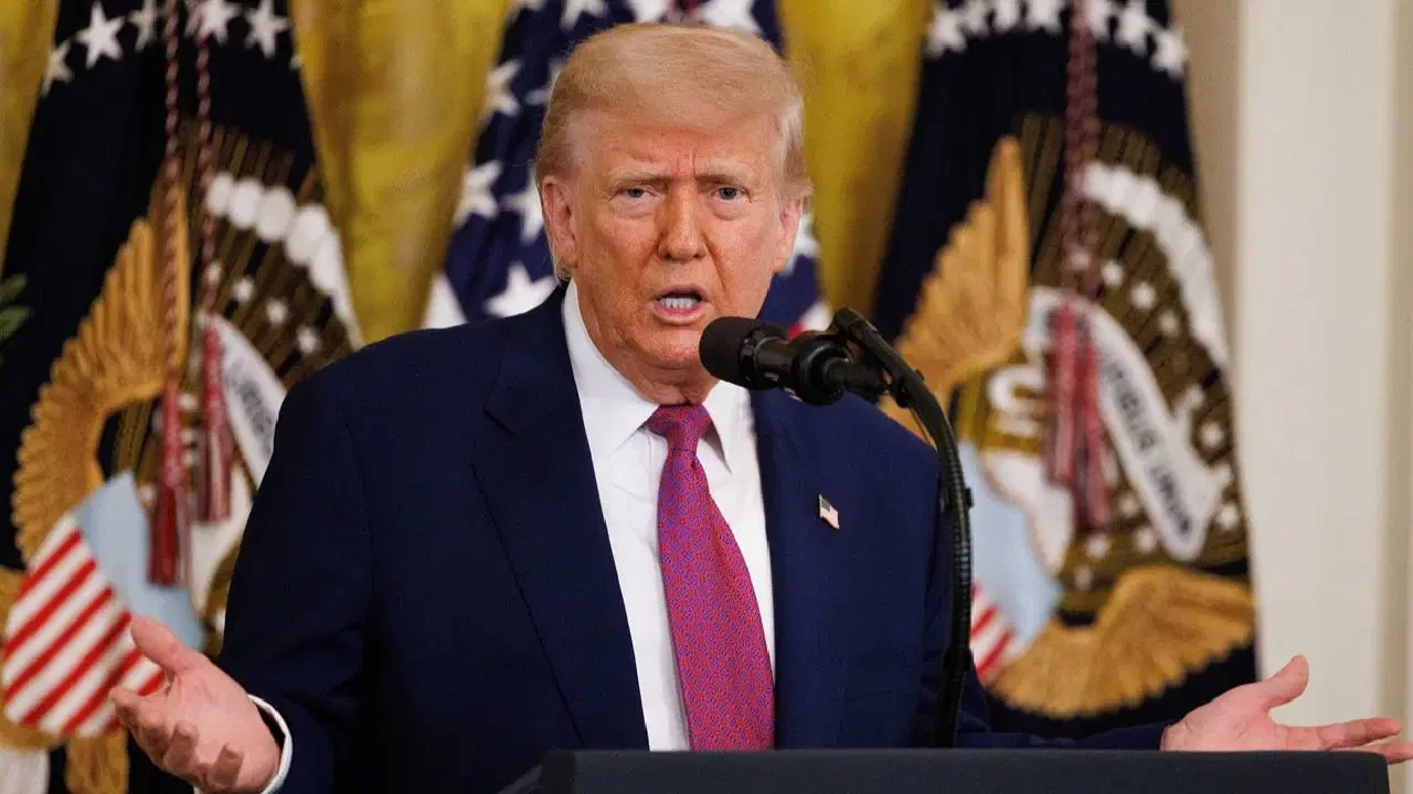 Trump’tan sert çıkış: “ABC ve NBC’nin lisansları iptal edilmeli”