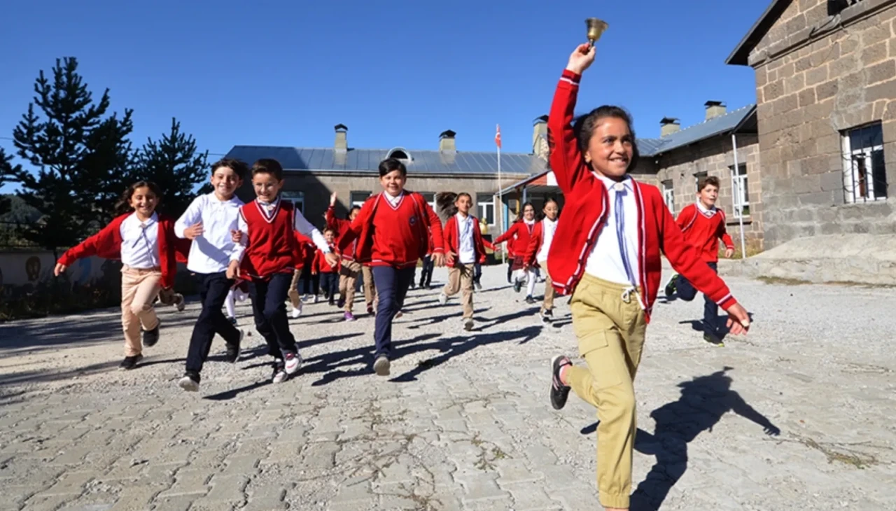 MEB, yeni dönemde bazı okullarda zilsiz eğitim başlatıyor