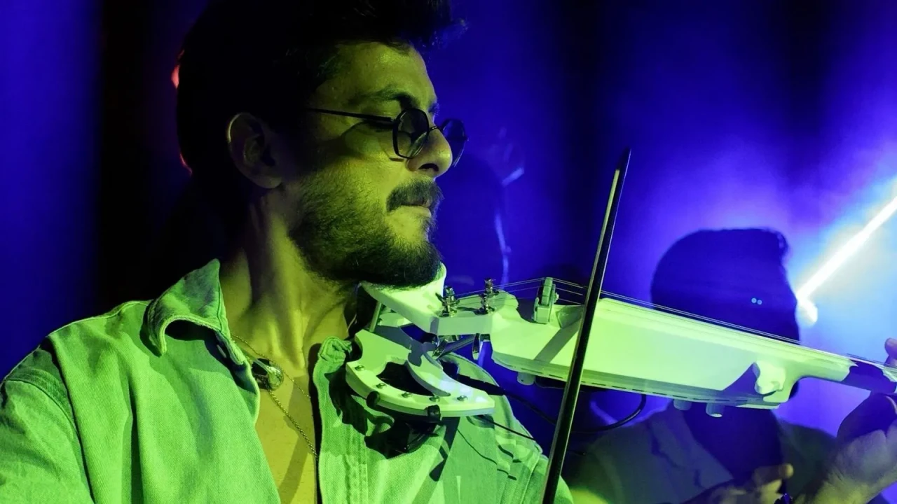 Bodrum gecelerine dokunan keman: Andre Soueid'den unutulmaz performans