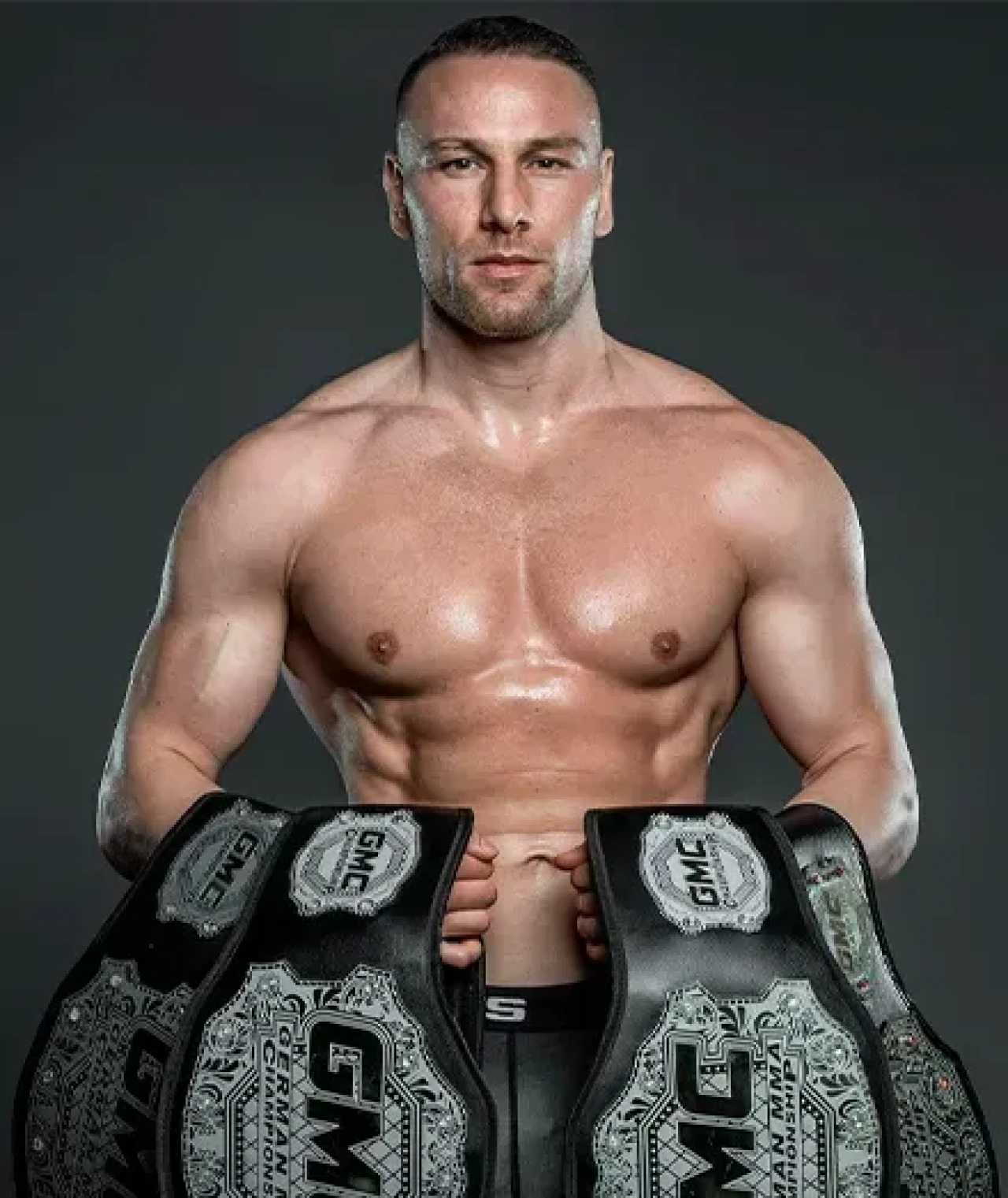 Kerim Engizek kimdir, kaç yaşında, aslen nereli, boyu, kilosu, mesleği? İşte ringlerin sessiz fırtınasının hayatı