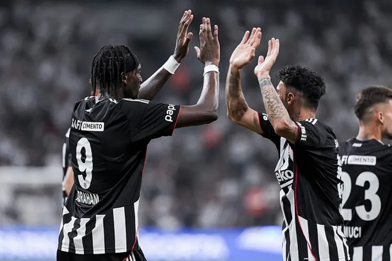 Beşiktaş’tan Tarihi Geri Dönüş! Avrupa’da Bir Üst Tura Adını Yazdırdı