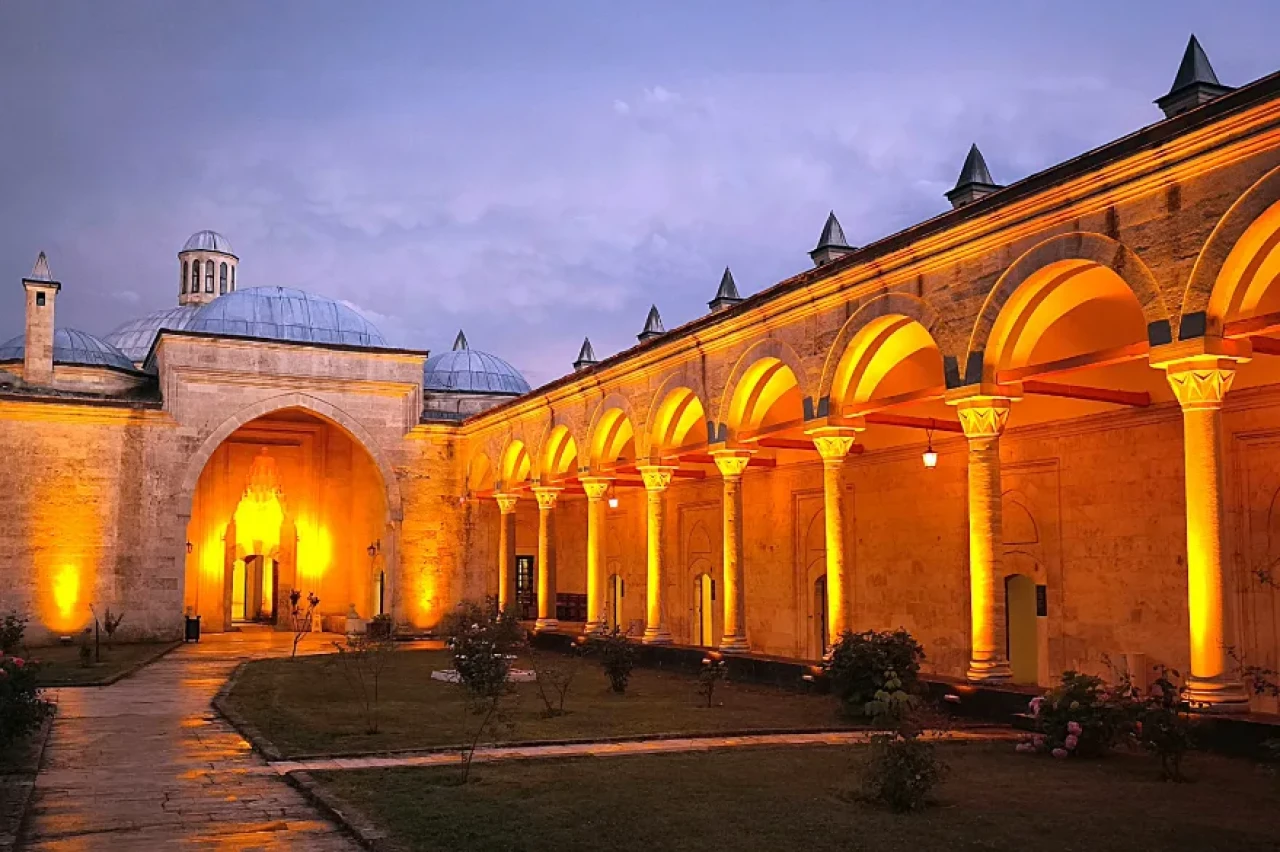 Edirne Sağlık Müzesi’nde gece deneyimi: Tarihin sessizliğinde şifa yolculuğu