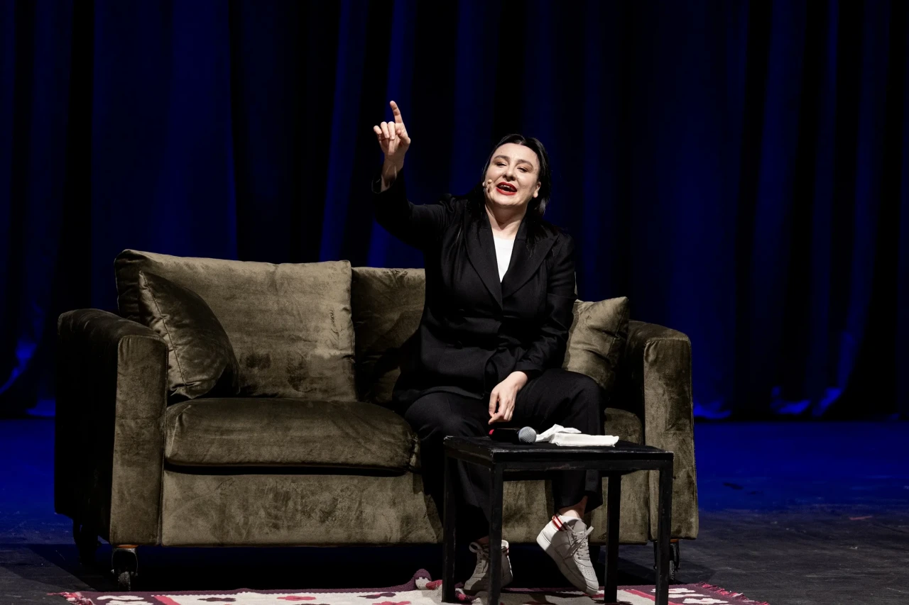 Yasemin Sakallıoğlu Ankara’da izleyiciye tam altın sözü verdi