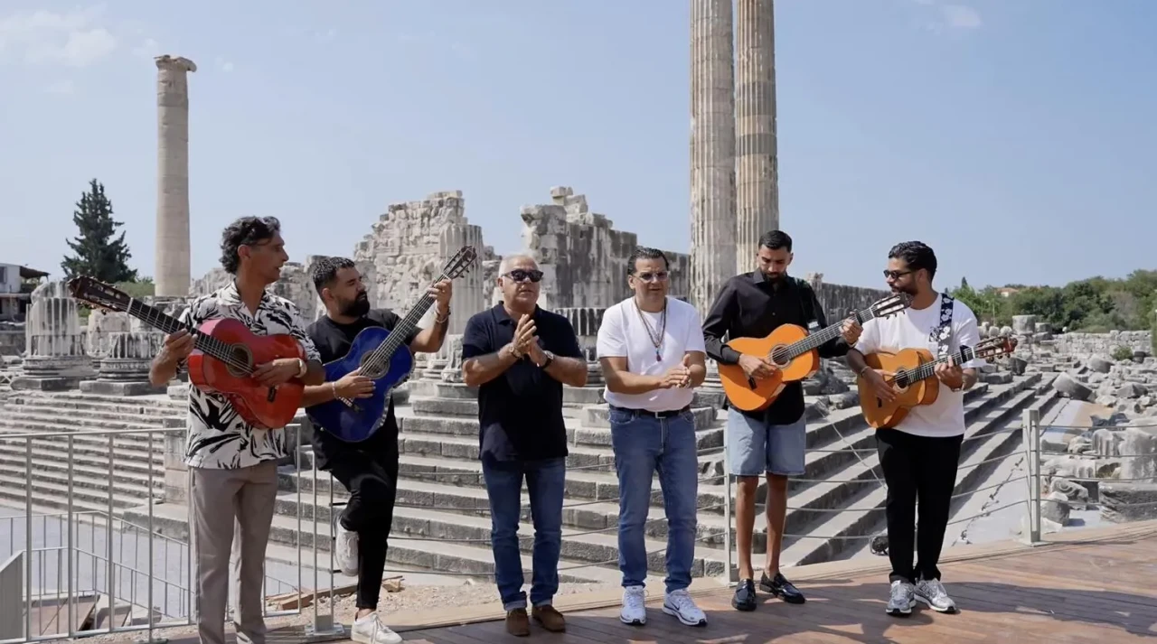 Gipsy Kings'ten Apollon Tapınağı'nda tarihi klip!