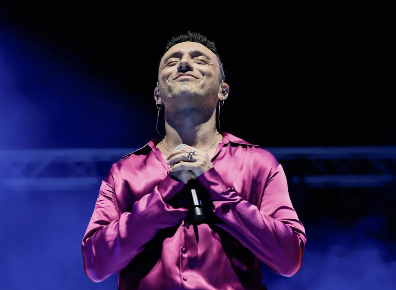 Mabel Matiz Antalya'da sahneyi gözyaşlarıyla kapattı: Binlerce kişi ağladı