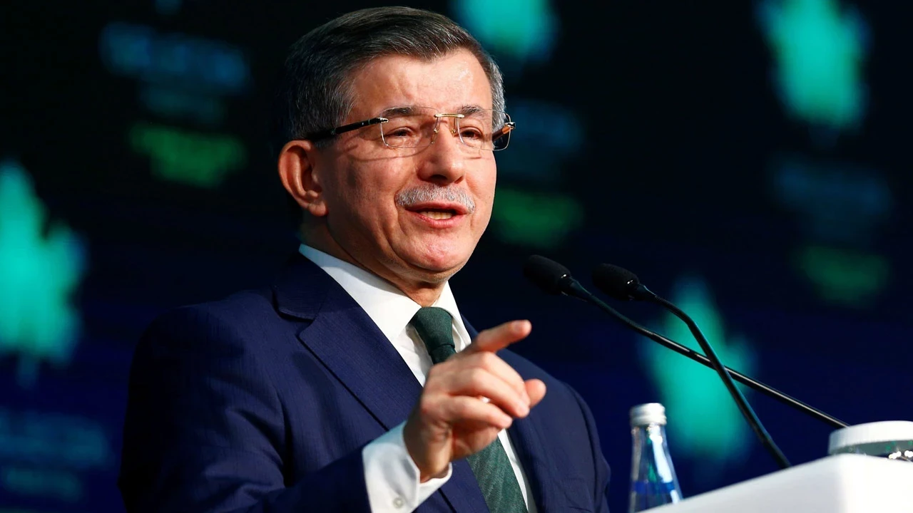 Davutoğlu, komisyona katılmaya hazır olduğunu söyledi: 'Milletime borcumdur'