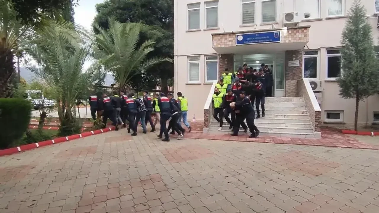 Motosiklet vaadiyle 49 kişiyi dolandırdılar: Çete çökertildi