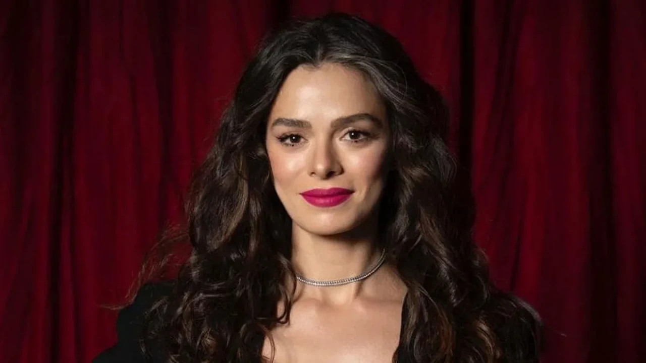 Özge Özpirinçci kimdir, aslen nereli, kaç yaşında, boyu ve kilosu? Kariyeri ve hayatı hakkında her şey