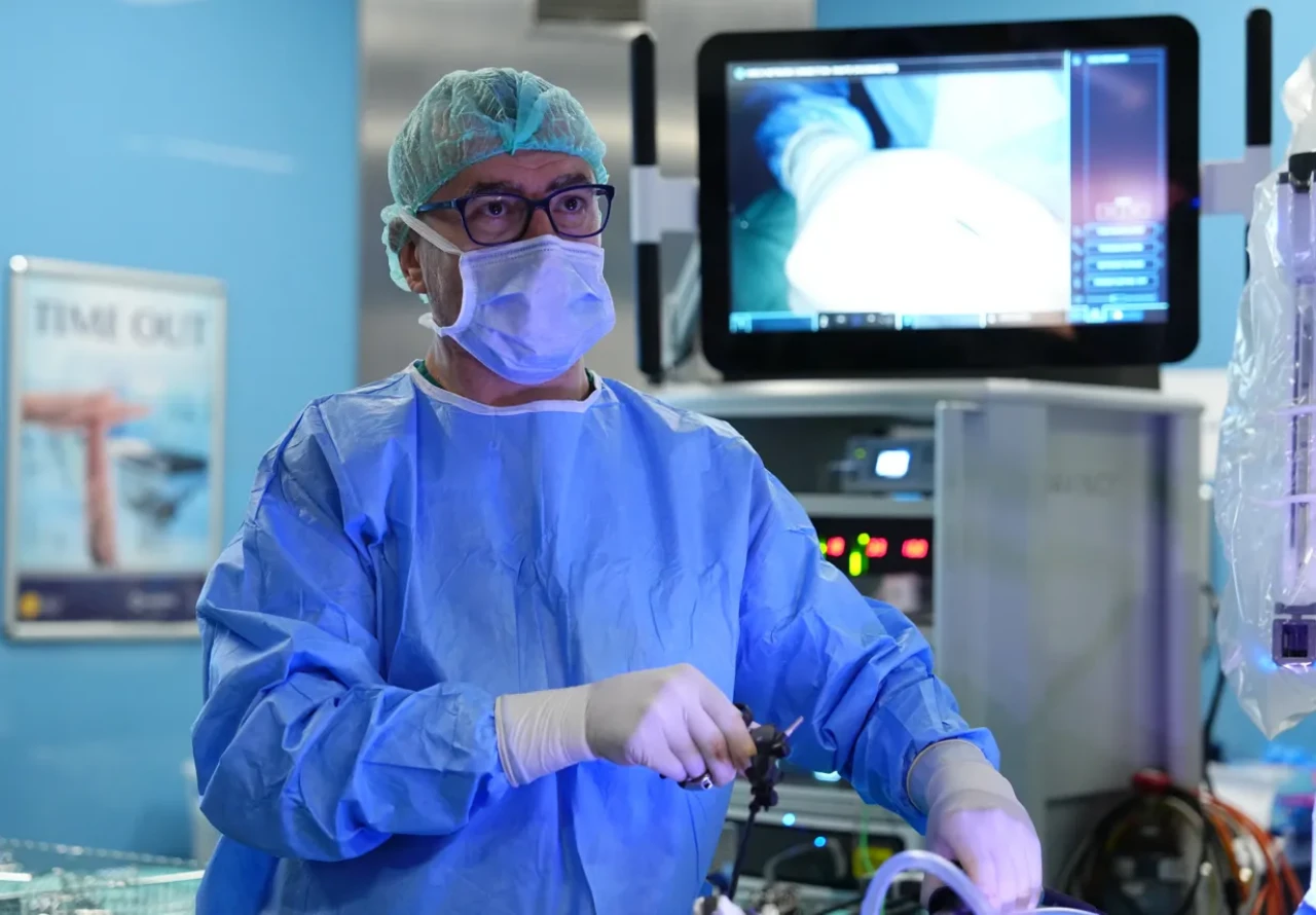 Kesiyeri fıtıklarında robotik cerrahi dönemi: Hızlı iyileşme mümkün