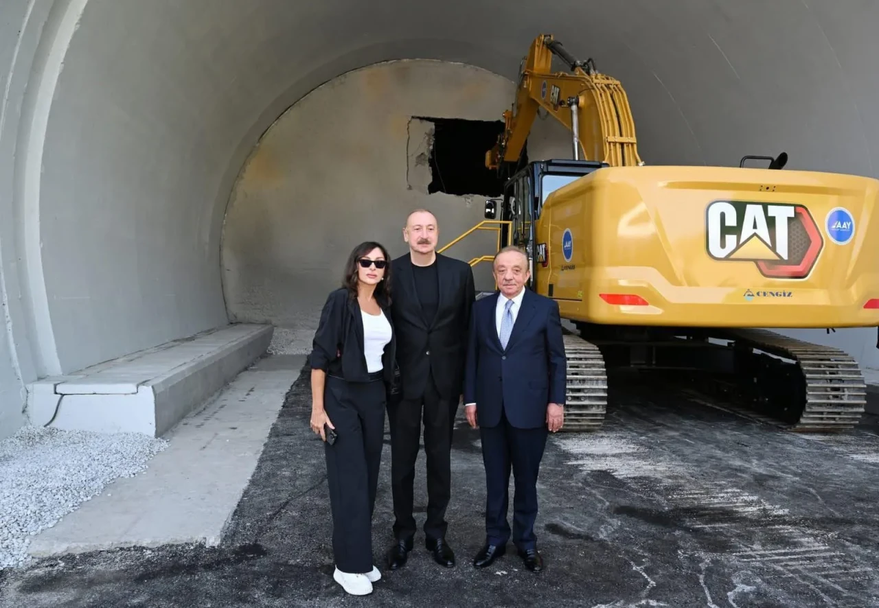 Cengiz İnşaat'ın üstlendiği Murovdağ Tüneli'nde ilk ışık görüldü