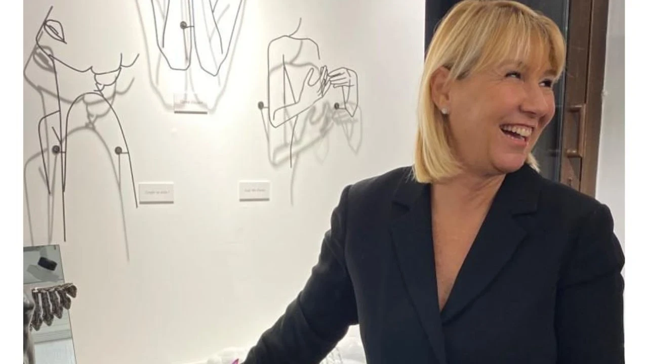 Lal Saran'ın annesi kim, Aycan Ateş kimdir, kaç yaşında, aslen nereli, ne iş yapar? Aile hayatı ve biyografisi