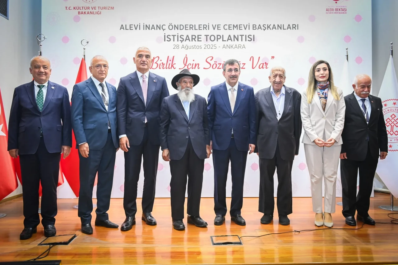 Alevî inanç önderleri ve Cemevi Başkanları Ankara’da bir araya geldi